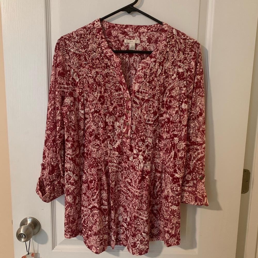 Beautiful floral patterned rhinestone Cato blouse